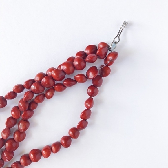 𝅺Four Strand, Red Seed Beaded Necklace - Picture 3 of 7
